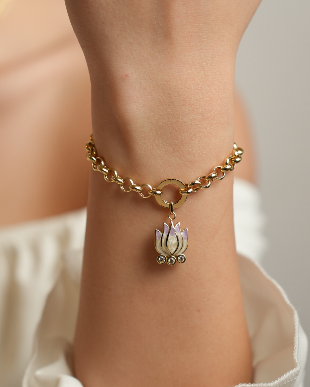 Lotus Charmless Altın Bileklik